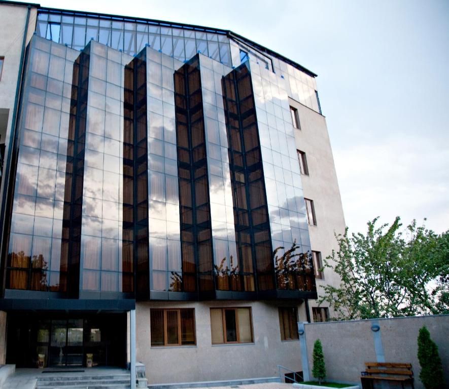 هتل رجینه Regineh ایروان ارمنستان